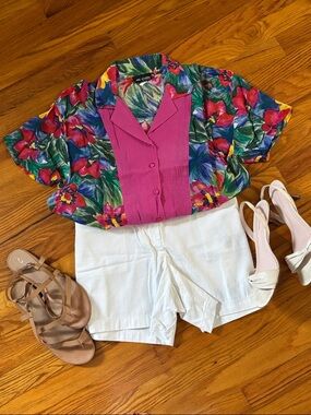 Vintage Floral Button-Up Blouse in Fuchsia and Multicolor